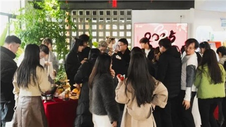 2025，與寶寶秀共迎璀璨元旦—— 新年新希望，美好從此刻啟航！